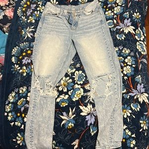 Light wash American eagle jeans